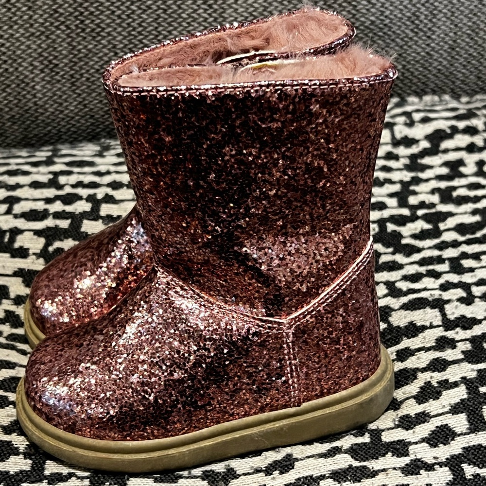 Sparkly Pink Kids Boots fleece lined baby girl size 5 new w/o tags